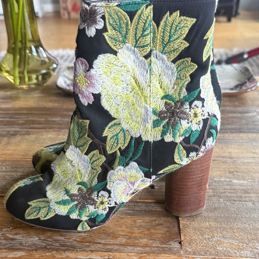 Sole Society Black Floral Embroidered Block Heel Booties
